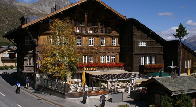 Schweizerhaus Swiss Quality Hotel, Забронировать Отель Малоя Bregaglia Valley, рядом с Перевал Малоя