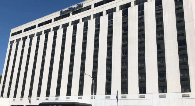 Capital Plaza Hotel, Забронировать Отель Франкфорт Bourbon Trail Kentucky