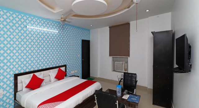 OYO 28849 Hotel Sunshine, Забронировать Отель Фаридабад штат Харьяна