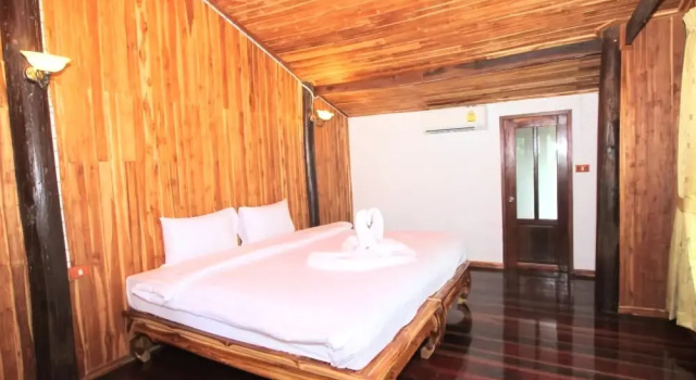 Tamarind Home Resort, Забронировать Курортный отель Отели провинции Канчанабури с парковкой, Парковка