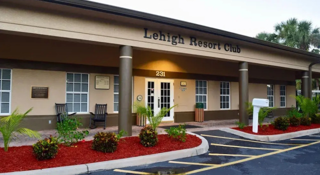 Lehigh Resort Club, Забронировать Курортный отель Лихай-Эйкерс Southwest Florida