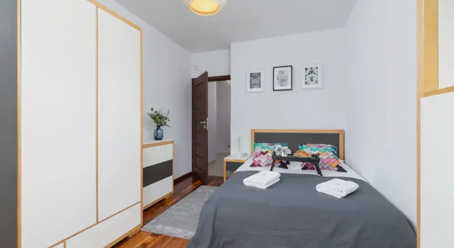 Kraków Błonia Apartment by Renters