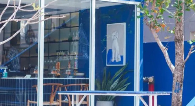 KRAAM Silhouette Hotel and Cafe Phuket, Забронировать Отель Бухта Чалонг Пхукет, рядом с Стрелковый полигон Пхукета