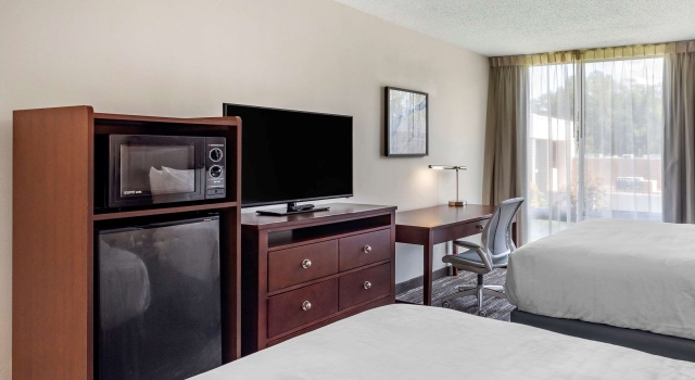 Четырёхместный номер Standard Clarion Inn Sheffield Muscle Shoals