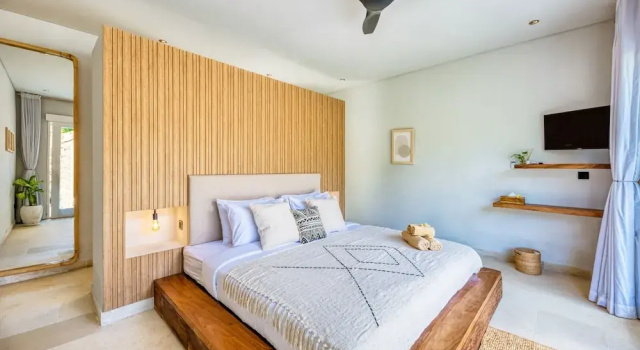 Villa Reina by SooBali - Spacious & Modern near Canggu with Butler-Cook, Private Pool and Tropical Gardens, Забронировать Вилла Отели Бадунг с бассейном, Бассейн