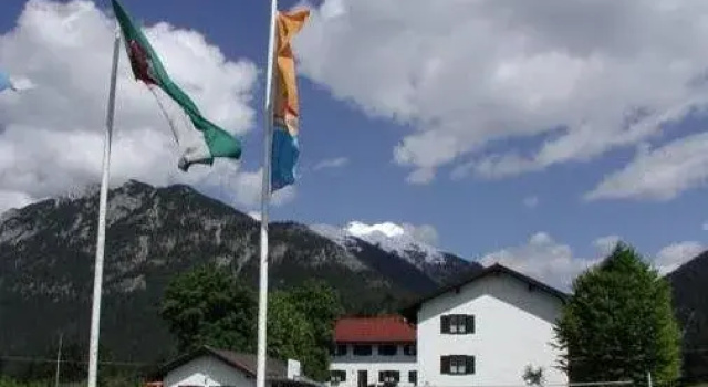 Jugendherberge Mittenwald, Забронировать Отель Миттенвальд Гармиш-Партенкирхен