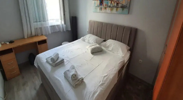 Spacious Apartment Steps From the Beach, With Private Terrace and Grill, Rezervovat Apartmán Kaštela Splitsko-dalmátská župa