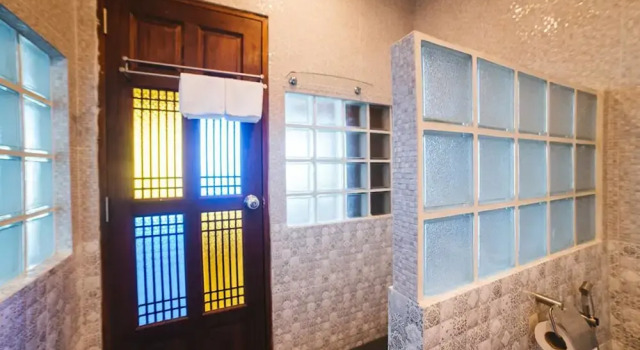 Rawai View Beachfront, Забронировать Отель Отели Раваи с парковкой, рядом с Пляж Раваи, Парковка