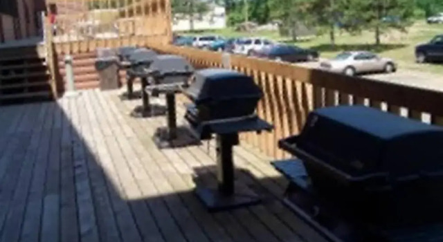 High Village, Rezervați Hotel Breezy Point 