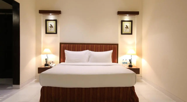 Lemon Tree Hotel, Tarudhan Valley, Manesar, Забронировать Отель Отели Бангалора с парковкой, Парковка