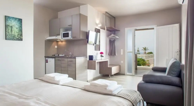Студия Цокольный этаж Evelyn Hotel
