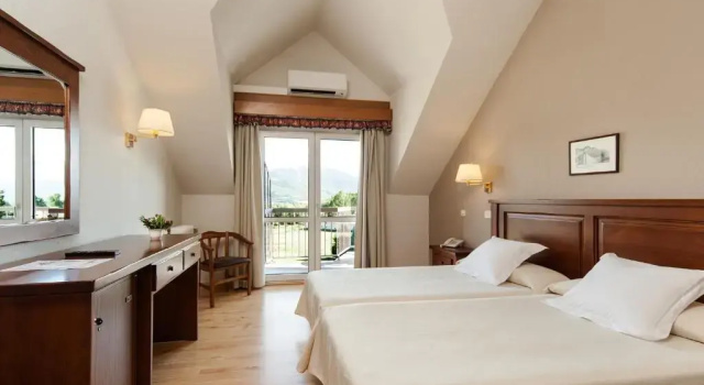 Четырёхместный номер Standard Puigcerda Park Hotel