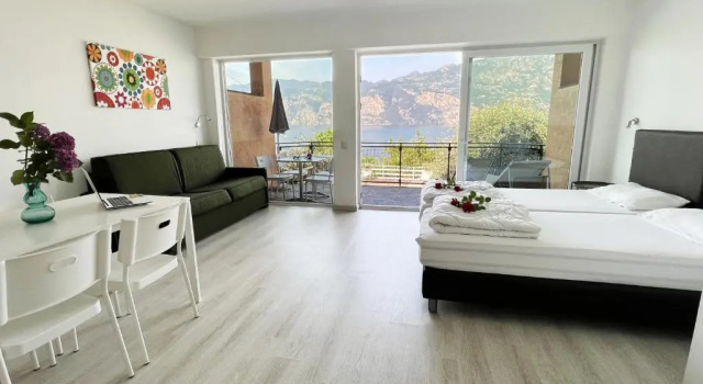 Студия с видом на озеро Residence Parco Lago di Garda