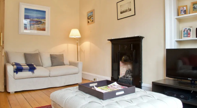 Spacious 1 Bedroom Stockbridge Flat, Забронировать Отель Эдинбург Midlothian, рядом с Raeburn Place