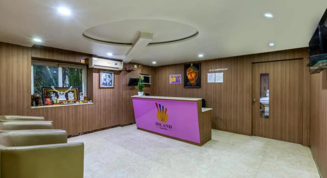 Smile Stay Hiland Suites, Забронировать Отель Отели штата Карнатаки с парковкой, Парковка