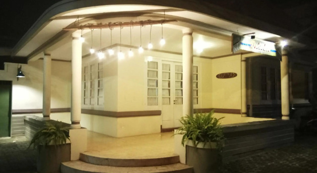 Doeloerkoe Homestay, Boek Hotel Solo Central Java, in de buurt van Kampung Batik Kauman