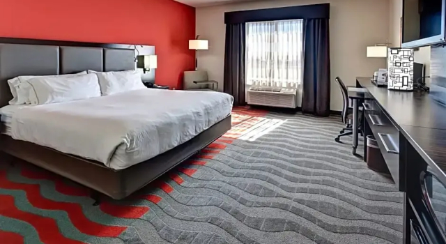 Двухместный люкс Holiday Inn Express Northwest Maize by IHG