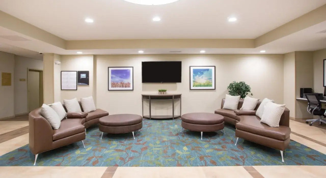 Candlewood Suites - Rochester Mayo Clinic Area, Rezervovat Hotel Rochester Minnesota