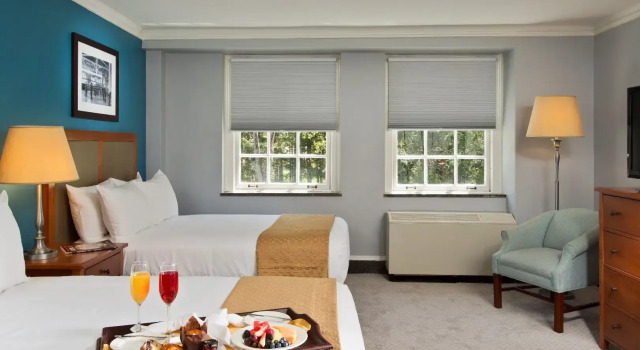 Четырёхместный номер Standard Gideon Putnam Resort & Spa