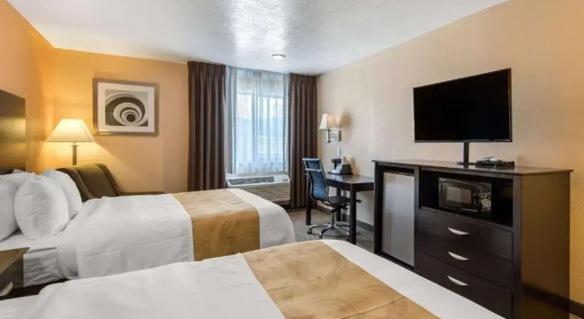 Номер Standard Quality Inn & Suites Albuquerque North near Balloon Fiesta Park