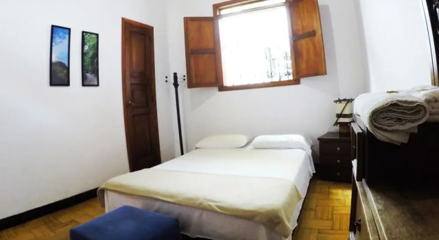 RollinKeepers Hostel, Забронировать Хостел Отели Кали с завтраком, Завтраки