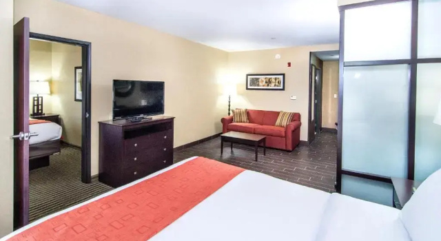 Двухместный номер Executive Holiday Inn Express & Suites Elkton - University Area by IHG