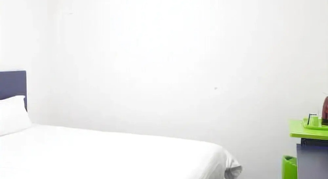Huayi Hotel (Yantai Yuhuangding South Street), Забронировать Отель Отели Яньтай с парковкой, Парковка