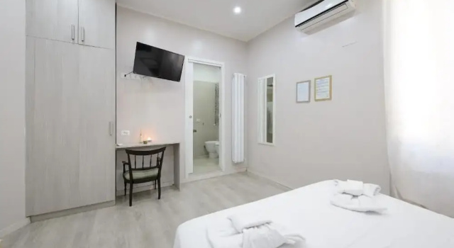 Номер Economy Magenta Casa Barberini
