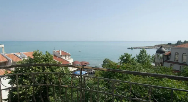 Апартаменты Vromos Guest House