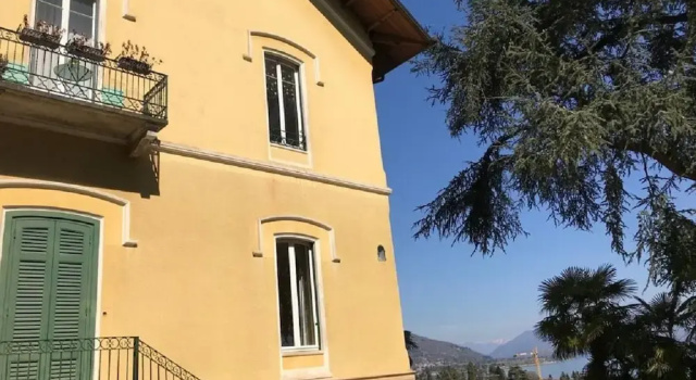 Bnbook - Casa Magnolie Lago Maggiore, Забронировать Отель Отели Озера Лаго-Маджоре с парковкой, Парковка