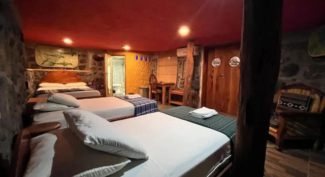 Трёхместный номер Standard Lonesome George Ecolodge