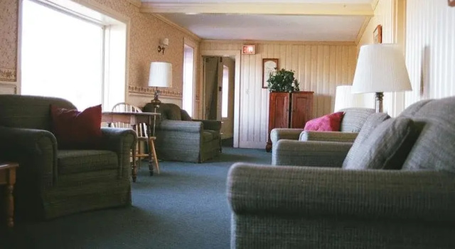 Winter Clove Family Inn, Забронировать Отель Вершина Round Green County