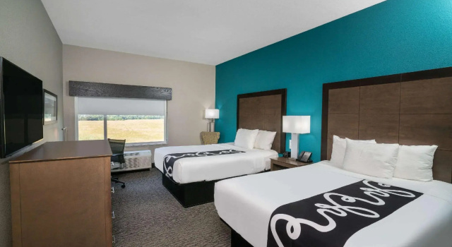 Четырёхместный номер Standard La Quinta by Wyndham West Memphis