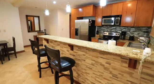 Номер Standard Цокольный этаж с 2 комнатами с балконом Monte Carlo Luxury Condominiums