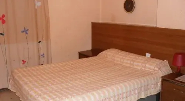 Hotel Pension Mode Lleida