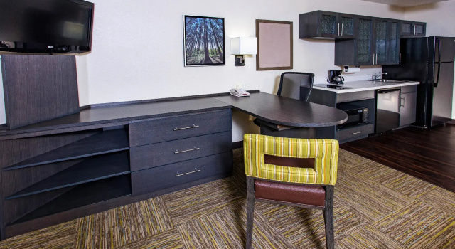 Standart çift kişilik oda Candlewood Suites Appleton