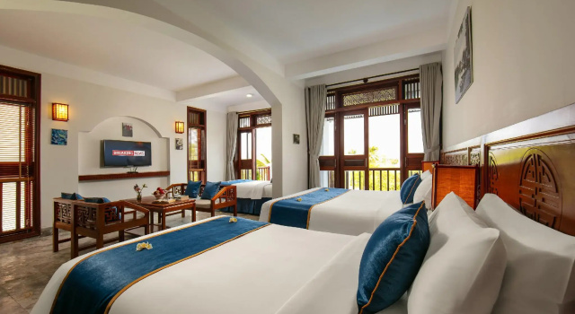 Трёхместный номер Standard с балконом Hoi An Riverside Villas & Apartments