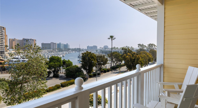 Двухместный номер с частичным видом на гавань Jamaica Bay Inn Marina Del Rey Tapestry Collection by Hilton