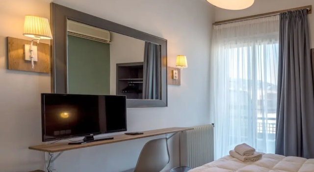 Трёхместный номер Standard с балконом Alexios Hotel