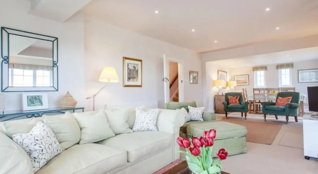 Ayrmer Path, Rezervați Casă de vacanță Modbury Devon