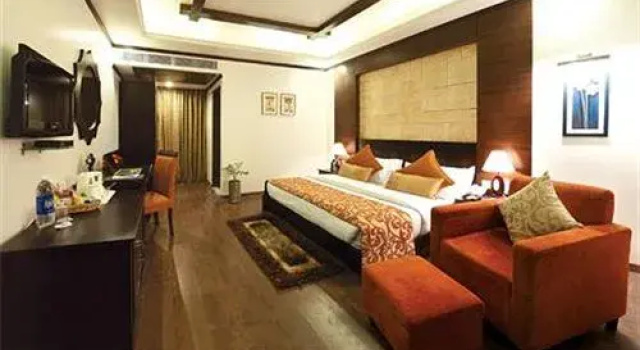 Clarks Inn Bareilly Uttar Pradesh, Забронировать Отель Барели штат Уттар-Прадеш