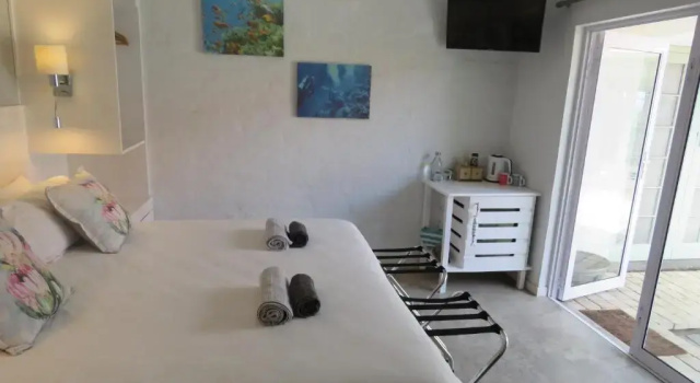 Bare Feet Retreat B&B, Забронировать Отель «постель и завтрак» Скоттбург Durban South Coast