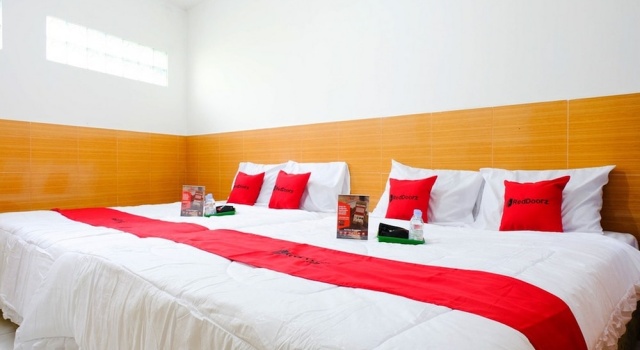 Номер Executive RedDoorz near STAB Syailendra Kopeng