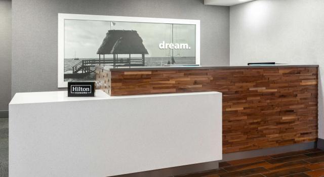 Hampton Inn Commercial Boulevard-Fort Lauderdale, Забронировать Отель Тамарак Fort Lauderdale West