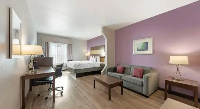 Четырёхместный люкс Best Western Plus Buda Austin Inn & Suites