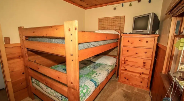 Little Bear-1079 by Big Bear Vacations, Забронировать Отель Отели San Bernardino Mountains 3 звезды, 3*