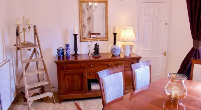 2 Bedroom Central Edinburgh Flat, Забронировать Отель Отели Эдинбурга 4 звезды, рядом с Торговый район "Мултриз-уолк", 4*