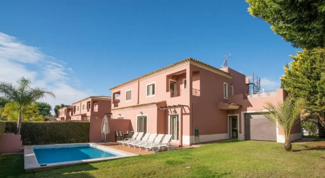 Вилла Unique Armação de Pêra Villa by Ideal Homes