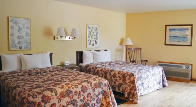 Четырёхместный номер Standard Holiday Acres Resort