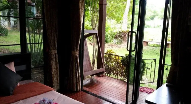 Kwangchow Waterfall Natural Resort, Забронировать Курортный отель Нонг-Я-Плонг Пхетчабури
